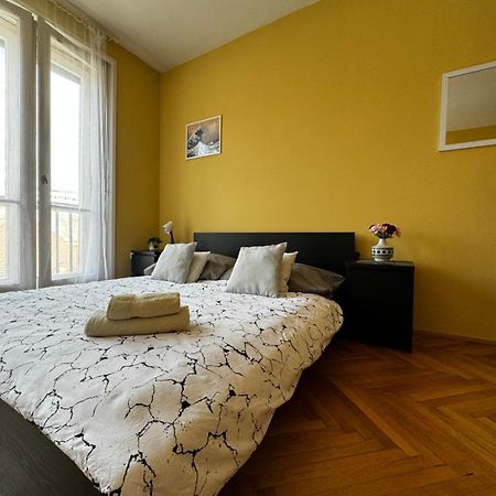 Extralarge Queen Room In The Heart Of Bratislava With Terrace Exterior foto