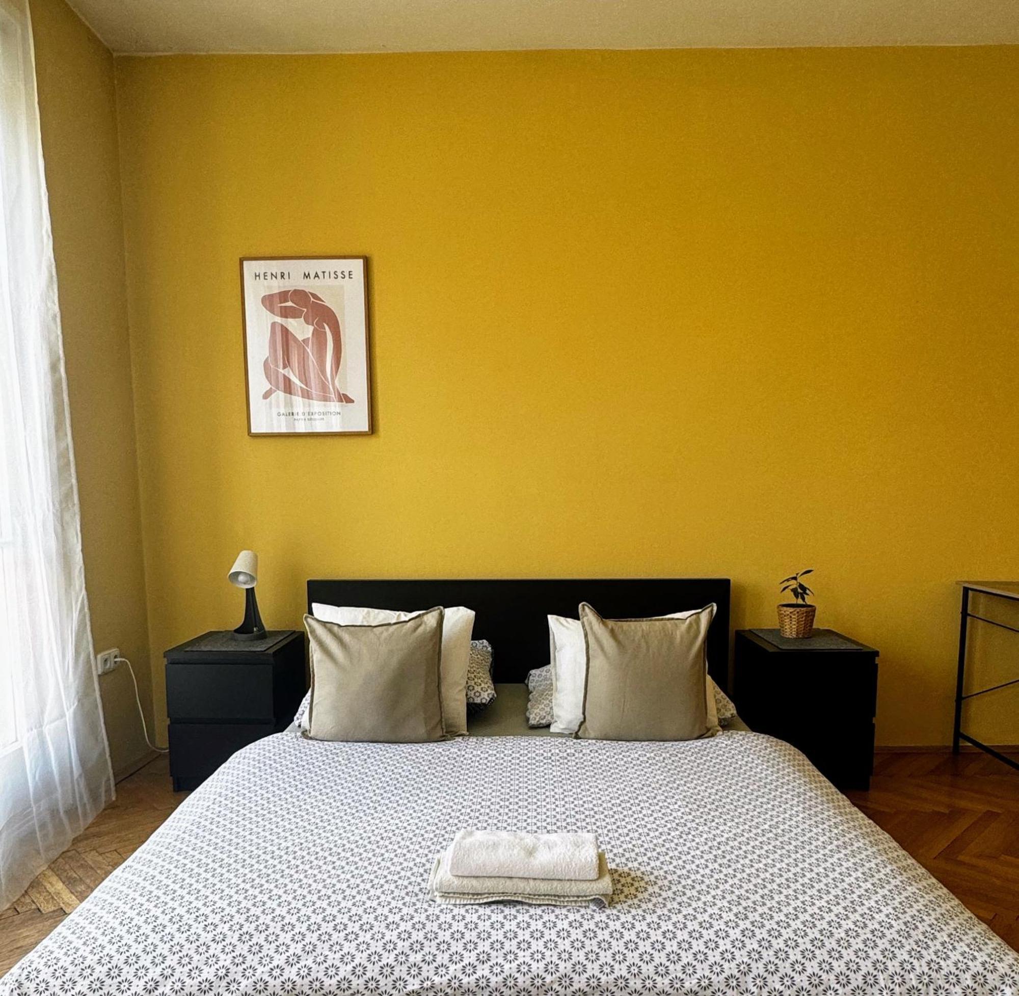 Extralarge Queen Room In The Heart Of Bratislava With Terrace Exterior foto
